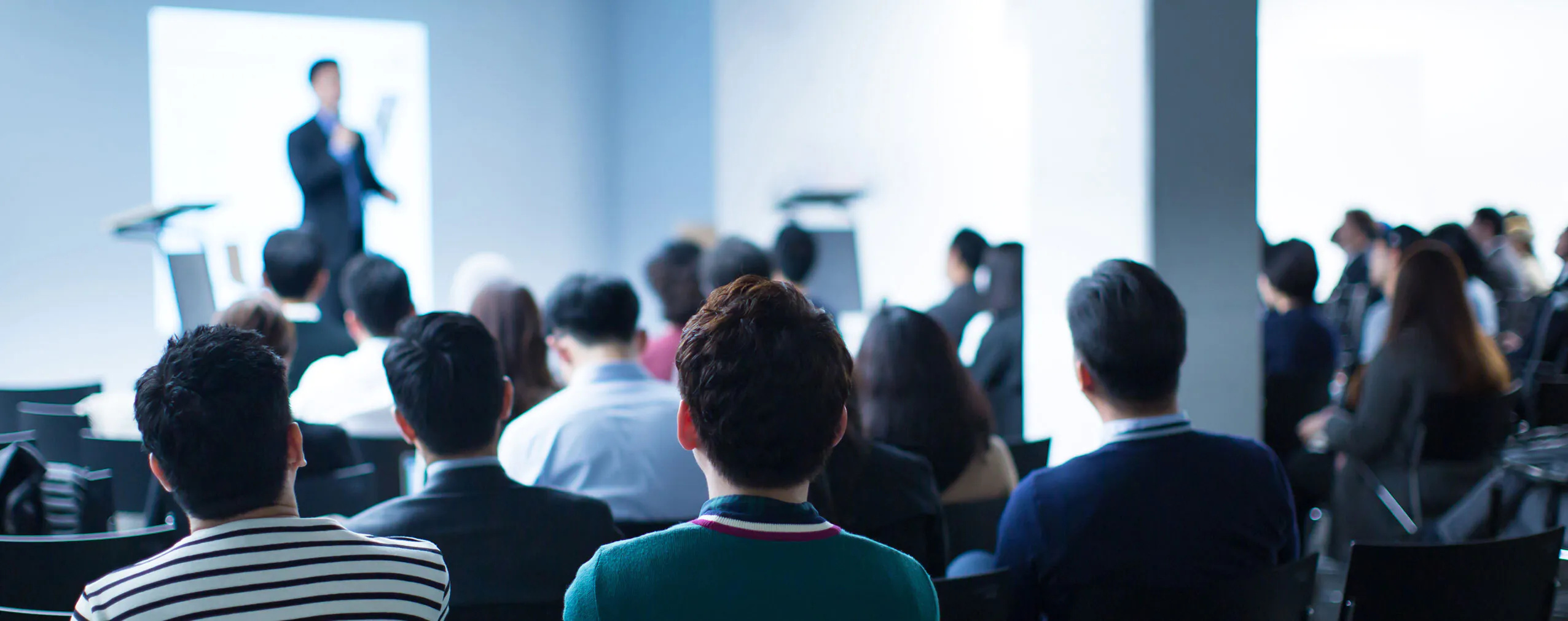 Capacitaciones y Seminarios: La Inversión Inteligente en Tu Carrera y Tu Empresa